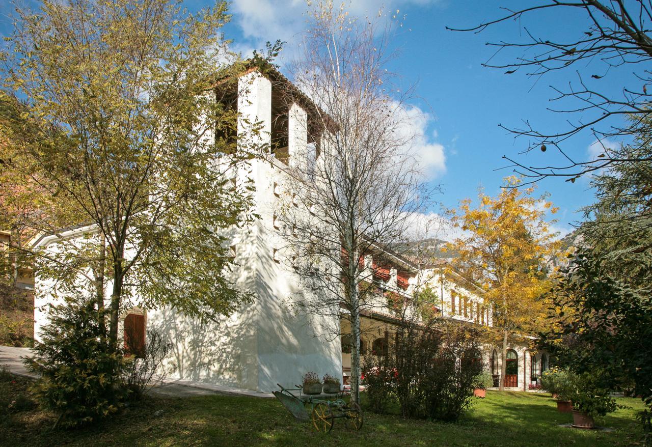 Hotel La Ginestra 阿夸拉尼亚 外观 照片